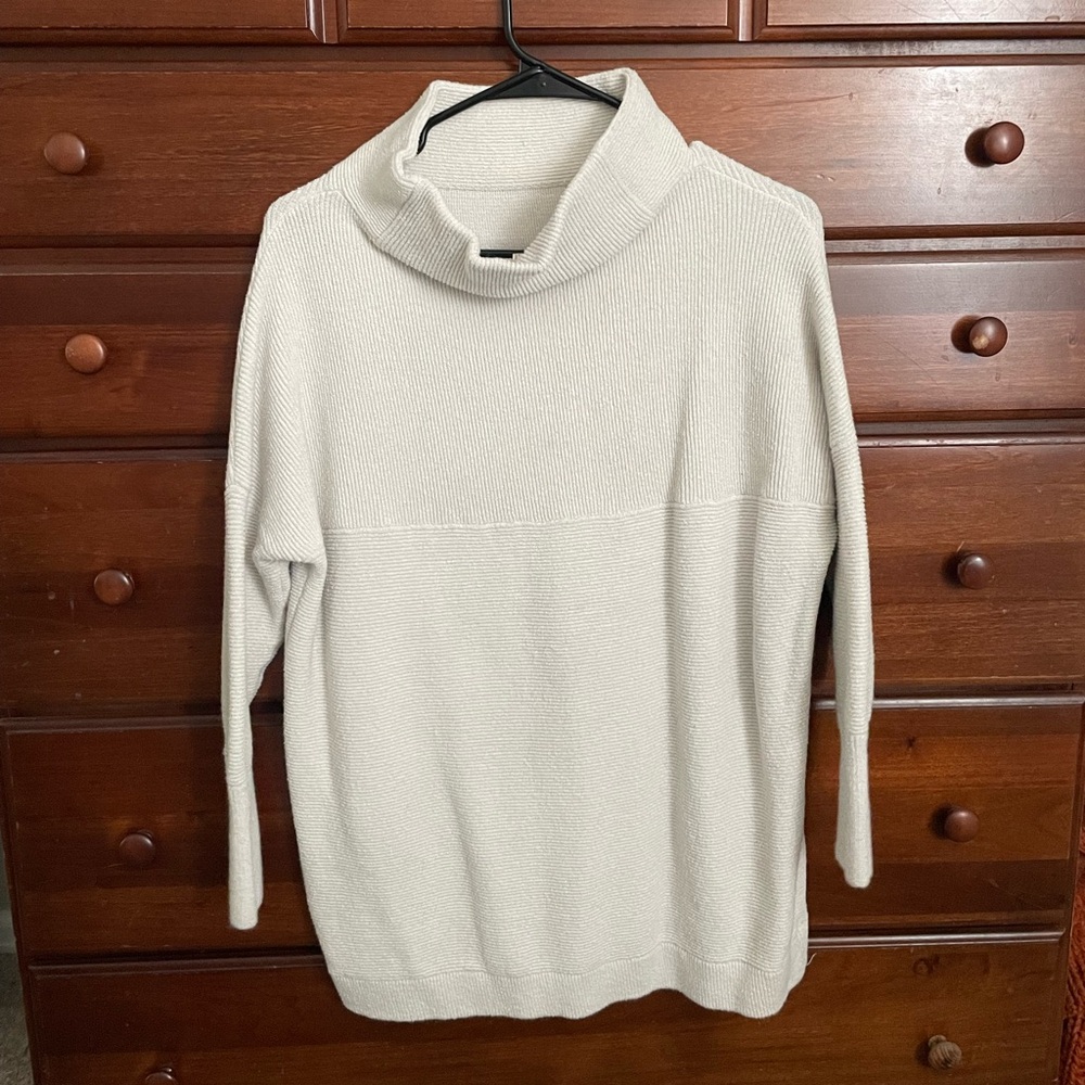 Free People turtleneck sweater in white, size XS
